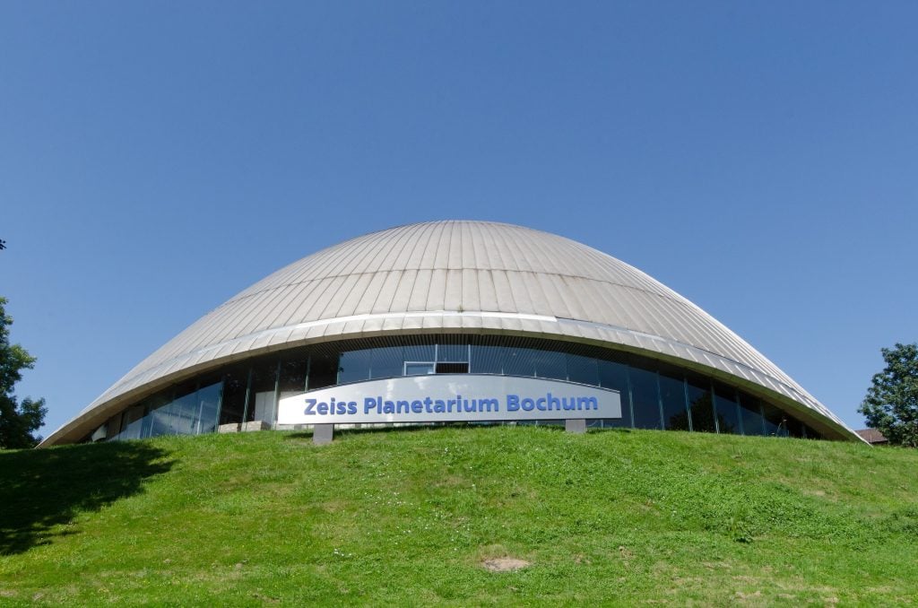 Ansicht des Zeiss Planetarium Bochum von Außen
